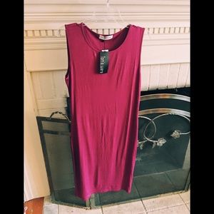 NWT Burgundy Tomsware sleeveless dress.